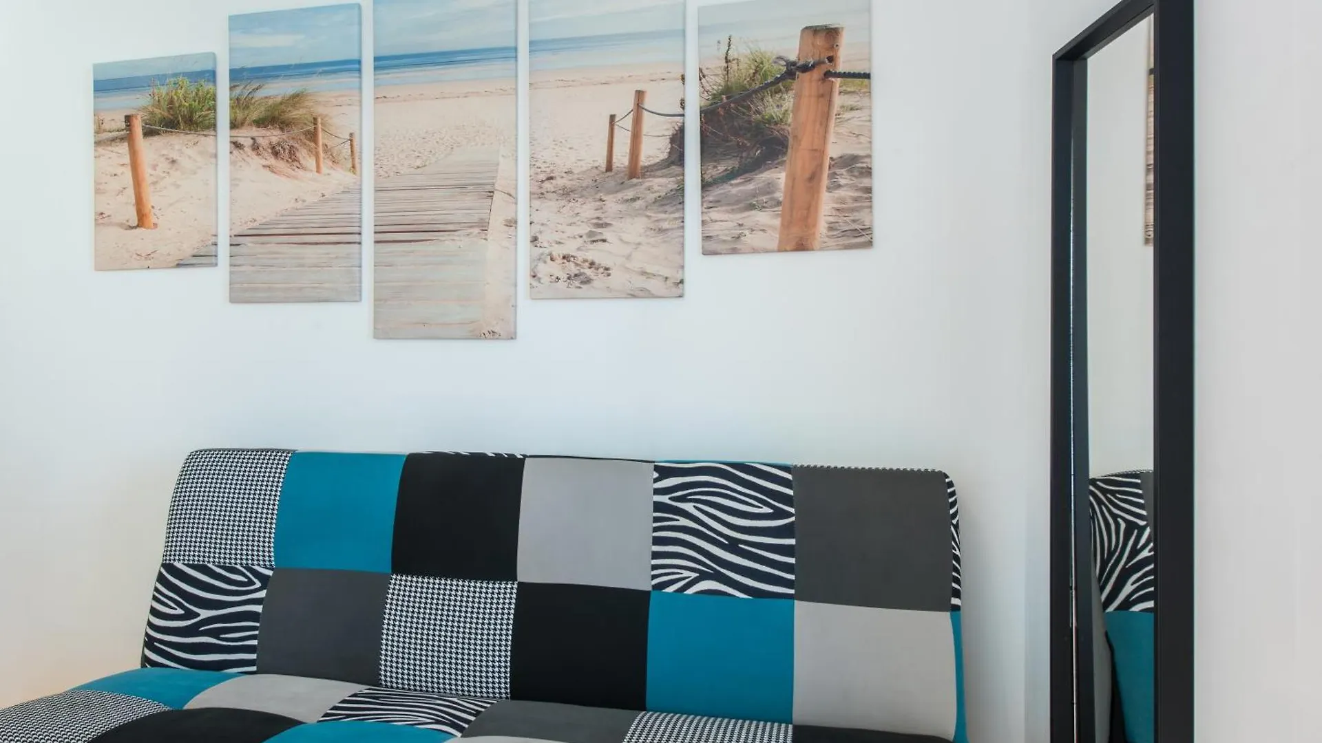 Beautiful Renovated Studio With View- Old Hyères Frankrijk